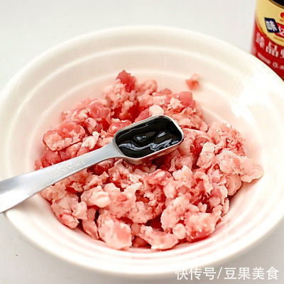 胡萝卜|#一口新年味，全家享佳味#鹌鹑蛋肉末蒸