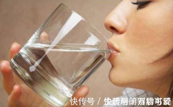 紫外线|长期喝茶的人与喝白开水的人相比,哪个更健康?不妨一起了解下