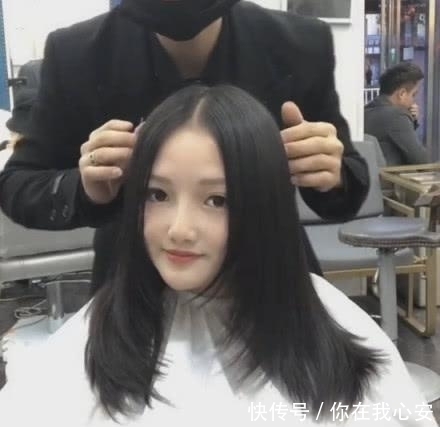 理发店|女孩去理发店,发型师拨开头发时,没忍住笑了