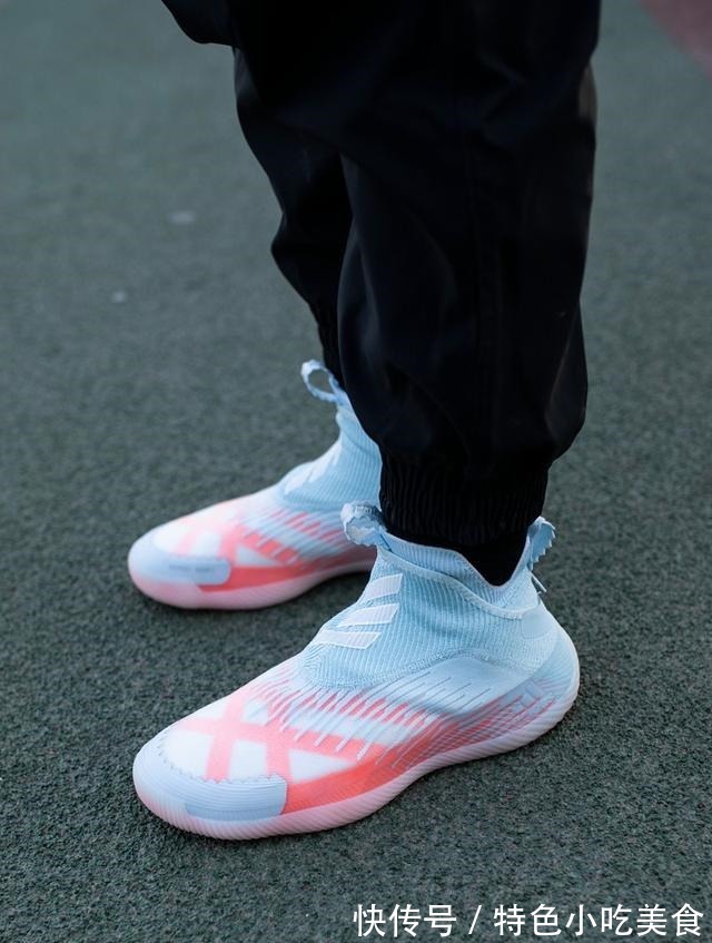 boost 顶级缓震+超高颜值!adidas憋了一年的大招悄悄登场!