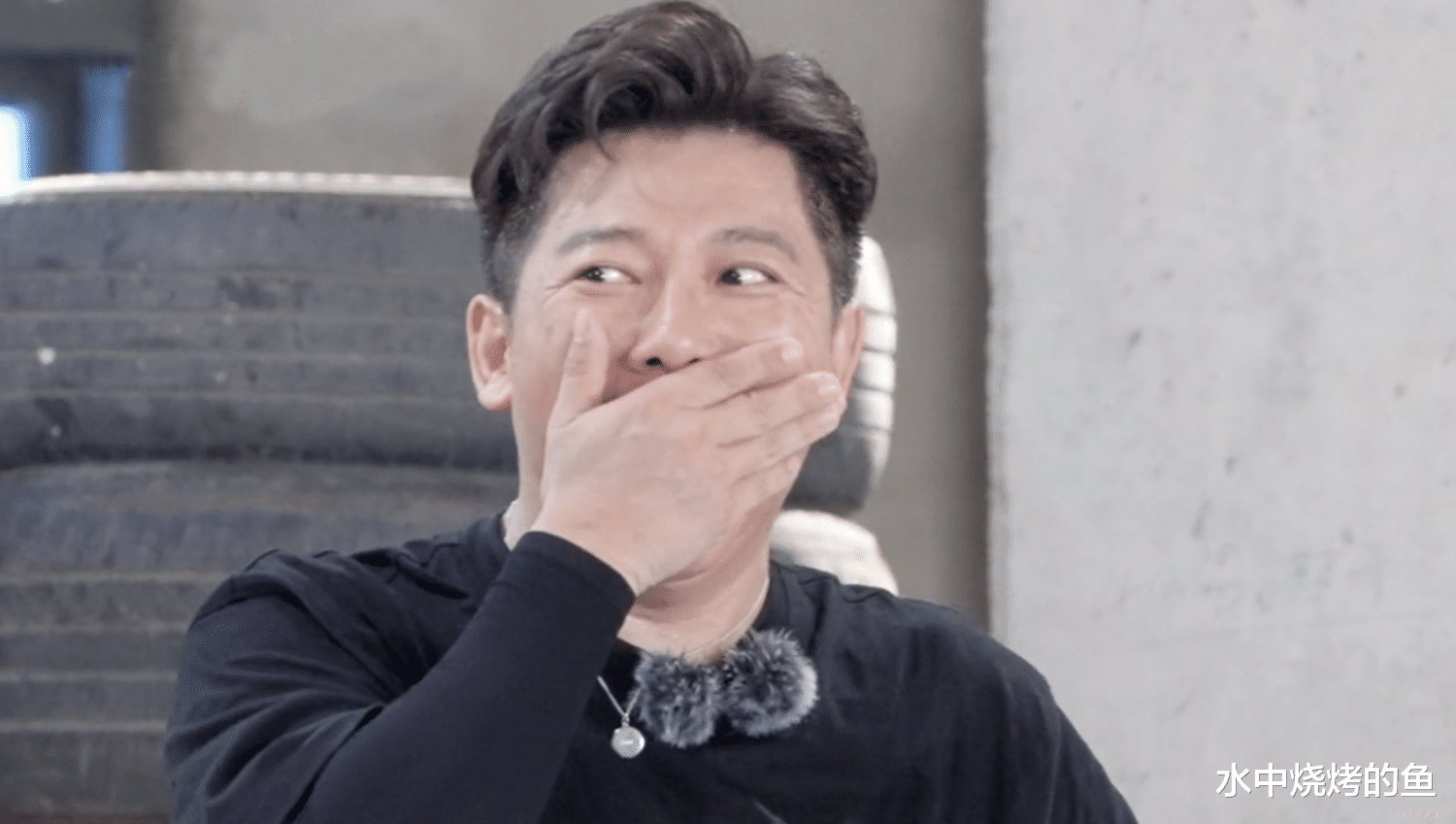 因颜值能打而才华被严重低估，为公演舞台贡献金点子，他不愧为大湾区的智慧担当