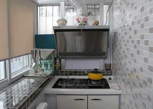 50平|老婆嫌50平太小,竟把阳台改成厨房,没想到邻居却上门找茬