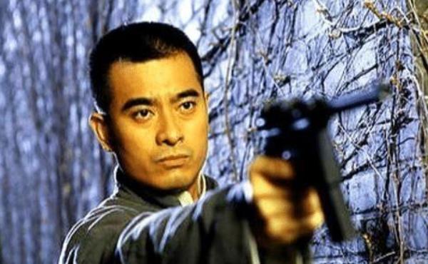 离散|70年前,一个小学生目睹燕子离散的结局,他到底怎么死的?