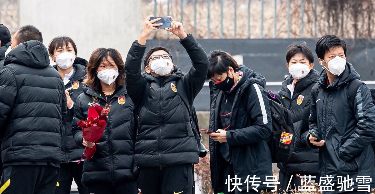 中国足球|上海权威媒体针对中国女足有争议表态!球迷吐槽声多,国足堪忧!
