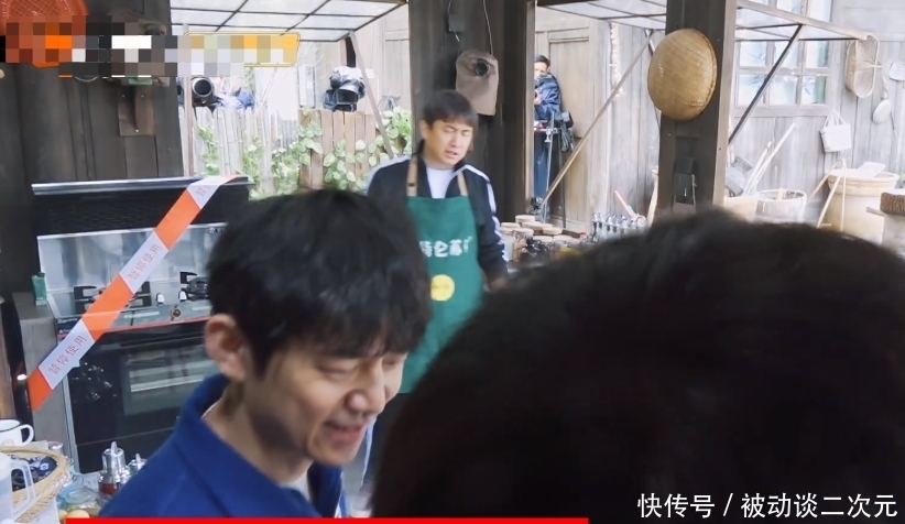 小名|黄磊心血来潮给彭昱畅取小名,细看彭彭反应,尊不尊重黄磊很显然