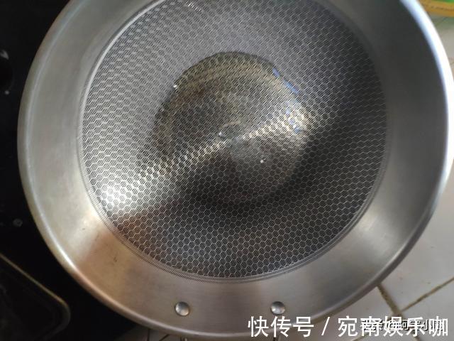 黄瓜|家里做菜剩余的边角料，利用好，转身成为简单好吃美味的炒四丁
