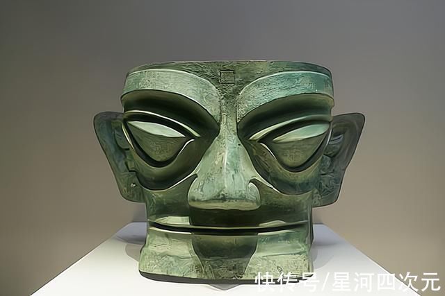 奥特曼|三星堆出土奥特曼登上热搜,网友调侃建议找找有没有棒状物体