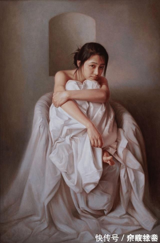 绘画@年轻画家人体油画中的美艳少妇,身披薄纱,难掩玲珑曲线