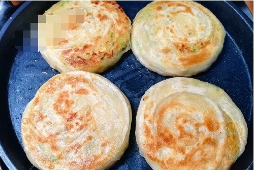  馅饼|一个萝卜，2个鸡蛋，不用发面，教你这样做馅饼，营养又味美