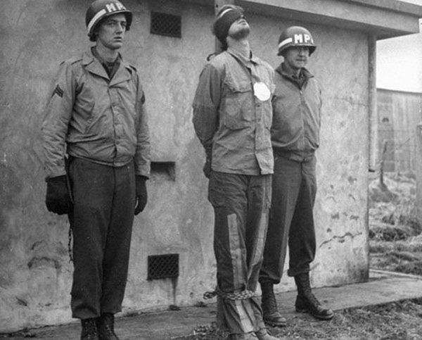 阿登|德国最后的疯狂!阿登反击战:德国将领看着希特勒表演,不敢多言