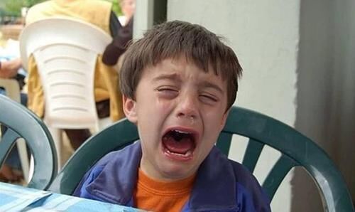 鱼刺|孩子误拿502胶水滴眼睛，妈妈30秒内的处理办法，医生都夸奖