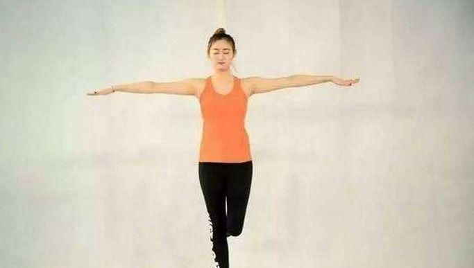 一个小动作,坚持不到6秒,说明早衰了,若能超过10秒,易长寿