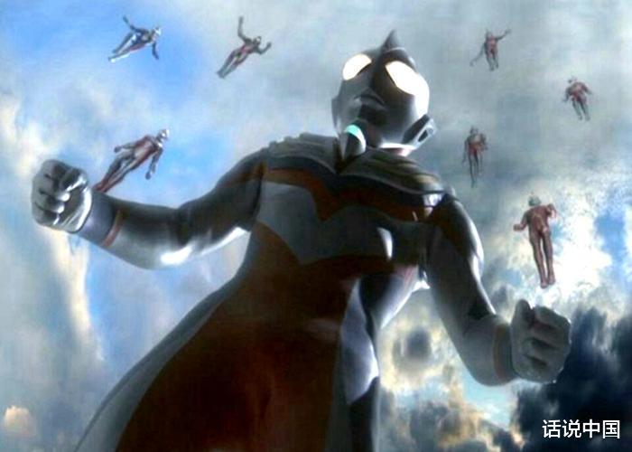 特利迦奥特曼|特利迦奥特曼 同样拥有闪烁形态,迪迦和特利迦哪个战力最强