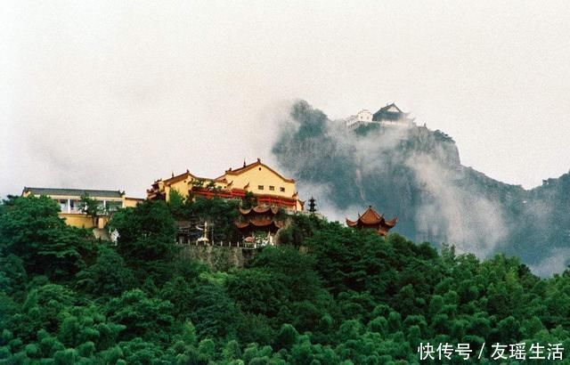 九华山|世界最高的地藏菩萨铜像，像体高达84米，造价15亿总共花10年建成