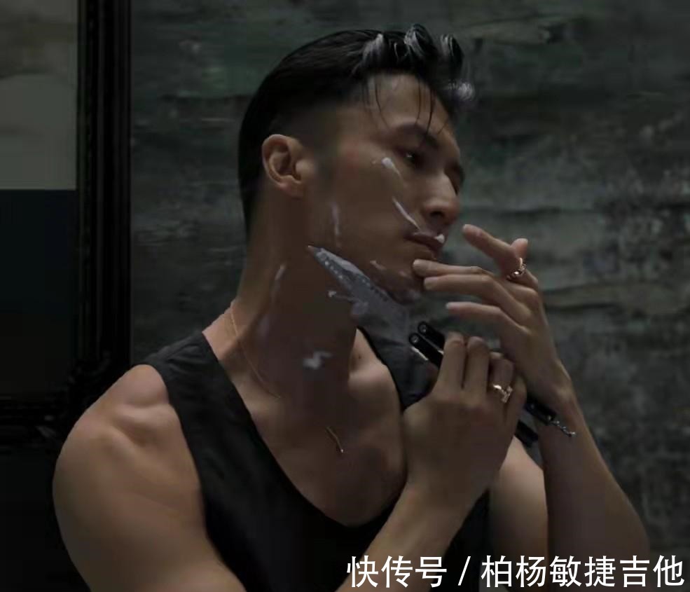 谢霆锋拜师奥运冠军,与巩立姣合体投铅球,大汗淋漓消耗体力