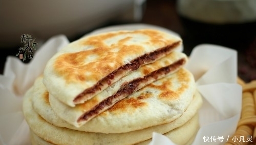 烙饼又一新做法，松软香甜，补血养胃，比葱花饼还要香，超好吃