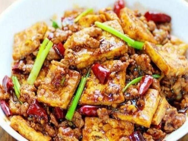 美食|精选美食虾米卷心菜、肉末烩豆腐、胡萝卜鸡蛋饼、豆鼓蒸杏鲍菇