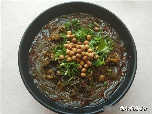 想吃酸辣粉不用买，在家5块钱做2碗，酸辣解馋，还干净卫生！