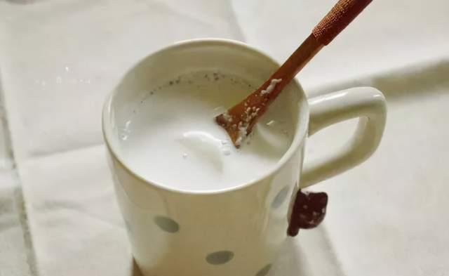 中年|到了50歲以上，不想骨質疏松多吃1種“零食”，補鈣關節都不疼了