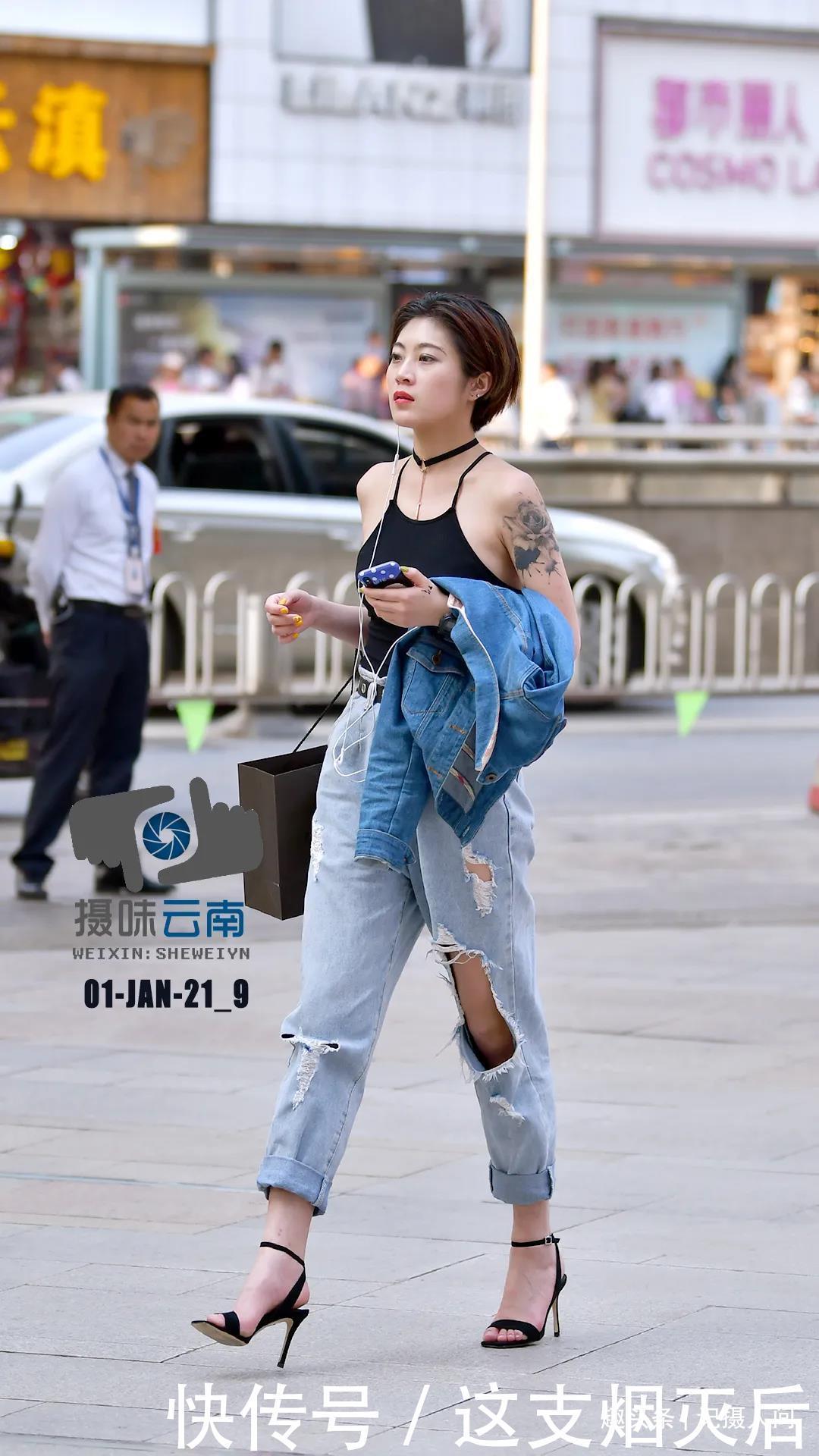 街拍破洞牛仔裤生性不羁爱自由,也是最上镜超酷破洞牛仔裤