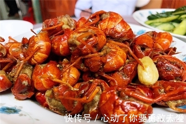进退两难|婚后陪老婆回娘家，丈母娘下厨做了一桌菜，上桌后让我进退两难！