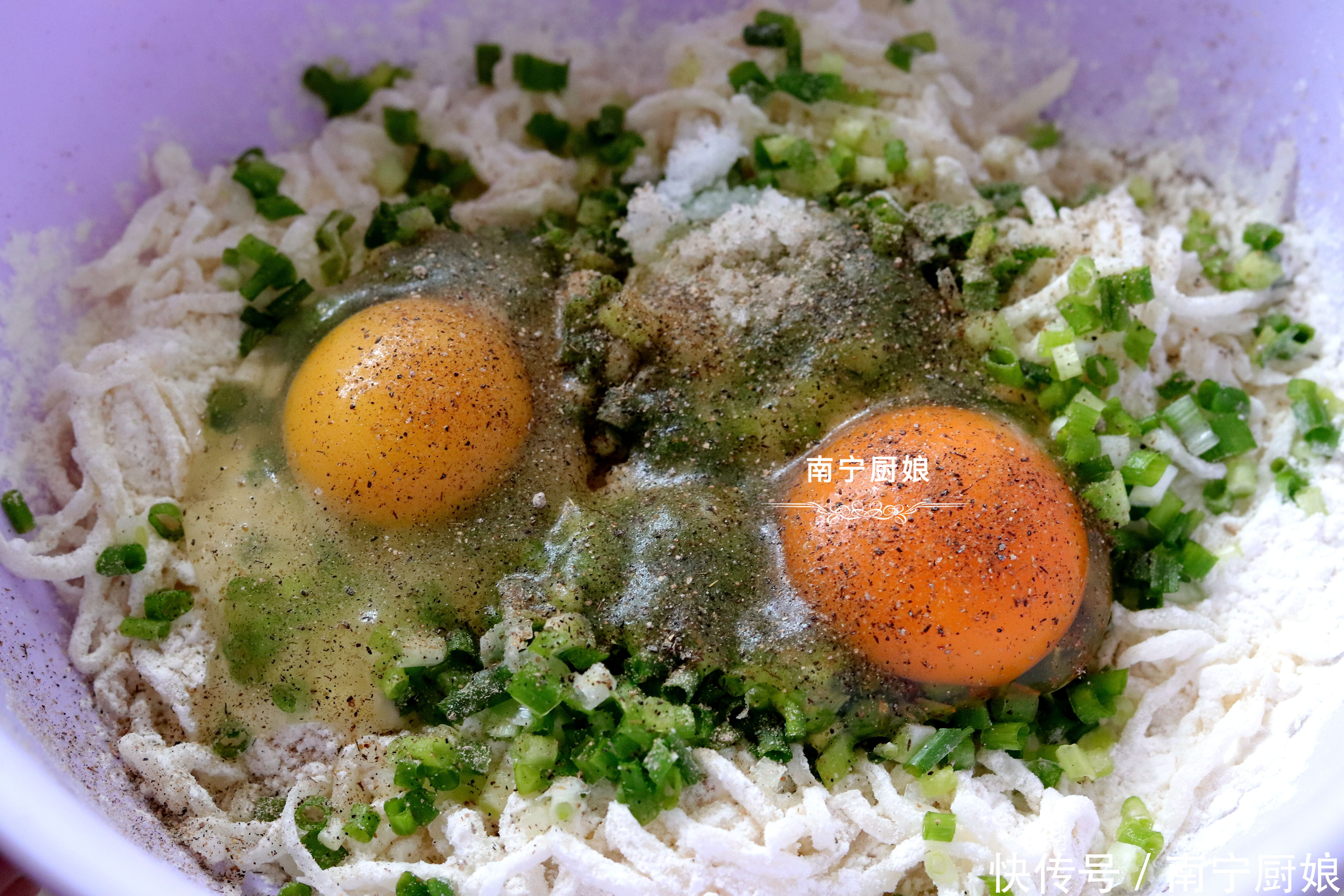 白萝卜|2个鸡蛋、半根白萝卜，只需10分钟，就能做出一顿香喷喷的早餐