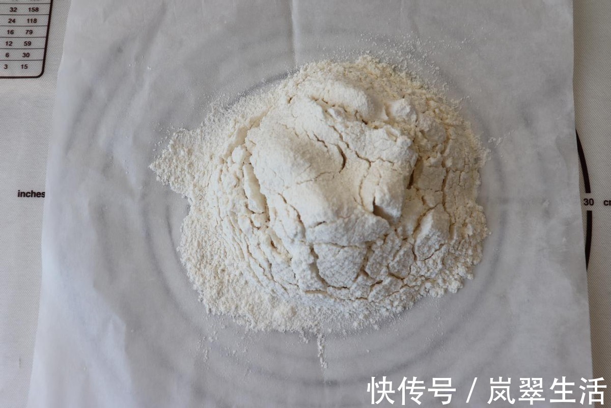 苏打粉|营养价值极高的碱性饼干,充满香葱的味道,一咬一口酥