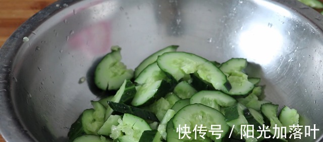 小米椒|黄瓜百吃不厌的做法,爽脆可口,比吃肉还解馋,天天吃不够!