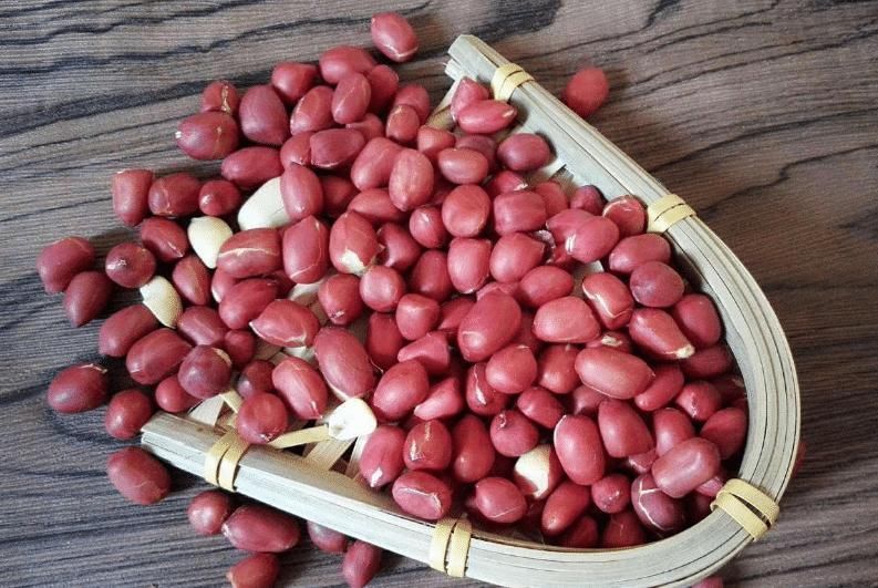 花生米|买花生时，挑红皮的还是白皮的？商贩说漏了嘴，以后别再乱买了