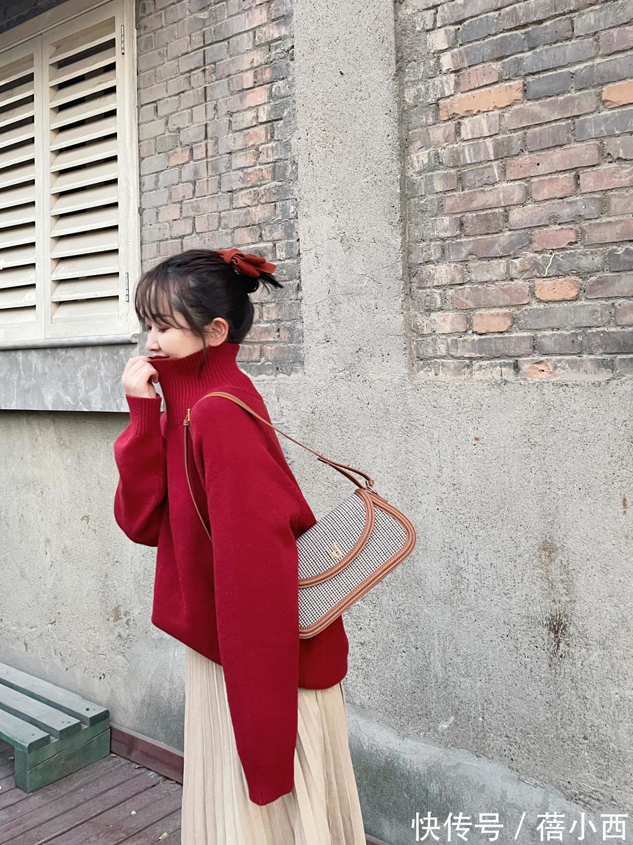 毛衣 新年穿搭选什么?首选“红色毛衣”来搭配,甜美满分更显元气