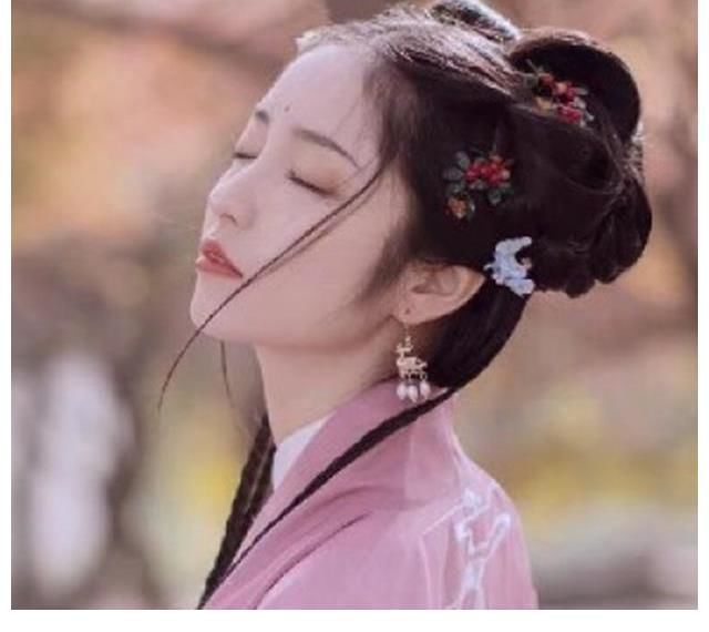 甜宠流@《穿越之美男痣》隐世剑客VS腹黑王爷,互撩日常,1v1甜宠流!