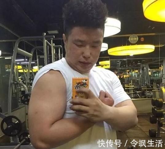 孟鹤堂|男人健身和不健身,差距有多大?看看德云社烧饼就知道了