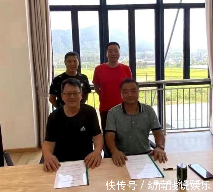 冯天薇|吴敬平现身日本T联赛,执教时引来日乒围观,表示:拒绝加入日乒