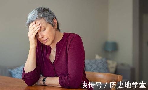 睡眠质量|女人绝经前，身体会“通风报信”！医生：多吃这些食物，滋养卵巢
