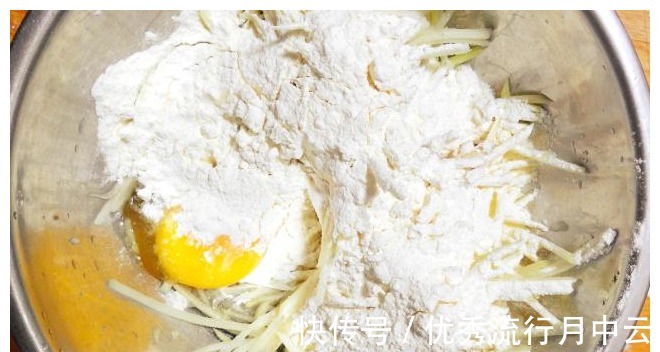 儿子|一家三口的早餐，经济实惠还美味，儿子吃饱了上学去！