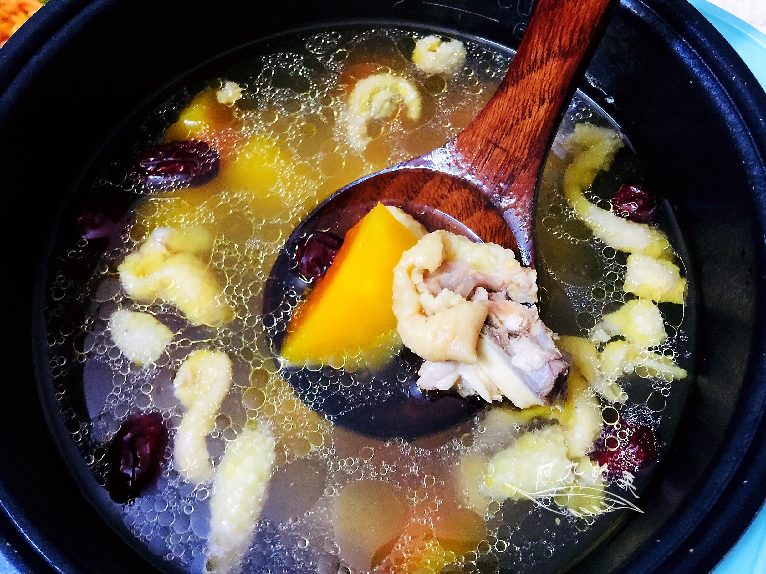 鸡肉|入秋后，煲鸡汤多加这2样食材，鲜甜又营养，好喝不上火