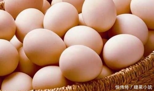 十个女人九个宫寒,鸡蛋加一物,暖宫驱寒排污血,子宫越来越健康