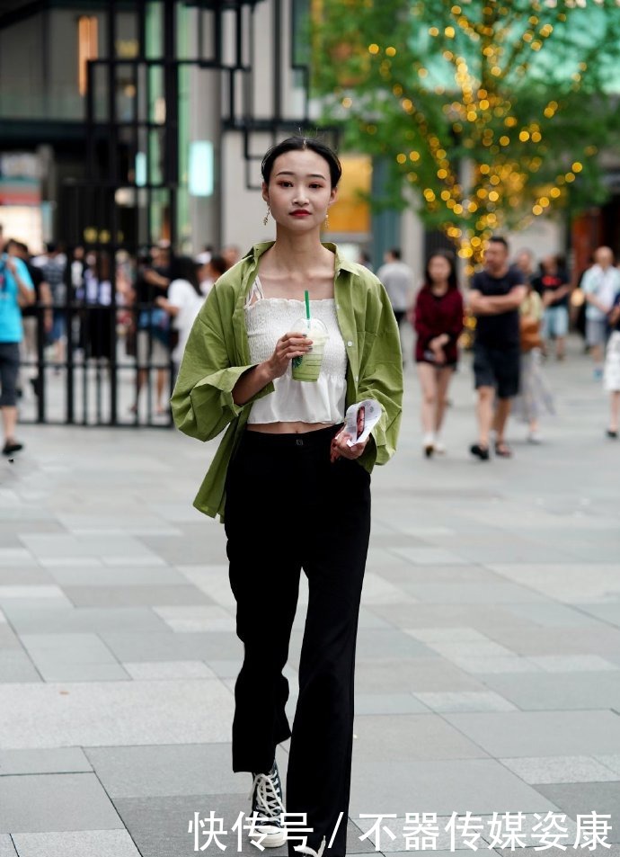 小姐姐|小姐姐自带甜美气质,娇小可爱,身材苗条婀娜