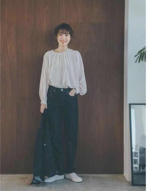 太好了,春夏最美的“基本款穿搭”赏析在此,日本优衣库真给力