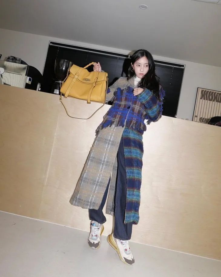  肉丝，别以为我没看出来你穿睡裤出门|下周穿什么 | 肉丝