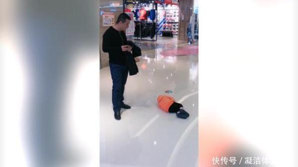 小宝宝|女儿商场撒泼打滚,爸爸被气得头大,父女僵持3小时,网友笑翻