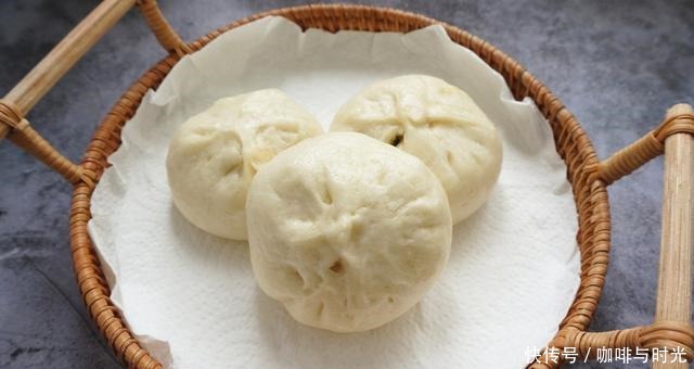 蒸肉包时,掌握这3点,包子饱满不回缩,汤汁浓郁回味无穷!