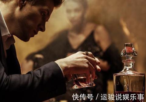 饮水|吸烟喝酒的人,常喝茶好还是喝白开水好?为健康,还是清楚的好