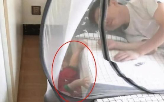 睡眠质量|一家四口“睡姿”走红,网友捧腹大笑:父母是真爱,孩子是意外