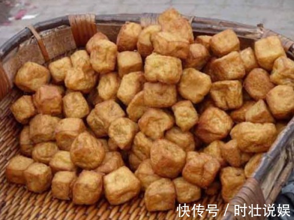 炸豆腐泡|炸豆腐泡，直接炸还是裹面粉炸教你一招，金黄酥脆，起泡不油腻