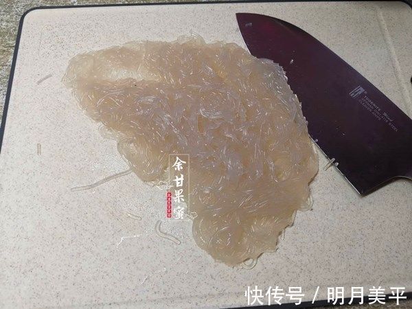 包子|萝卜包子在家做,皮薄馅大不塌皮,鲜美不腻人,学会了不用买