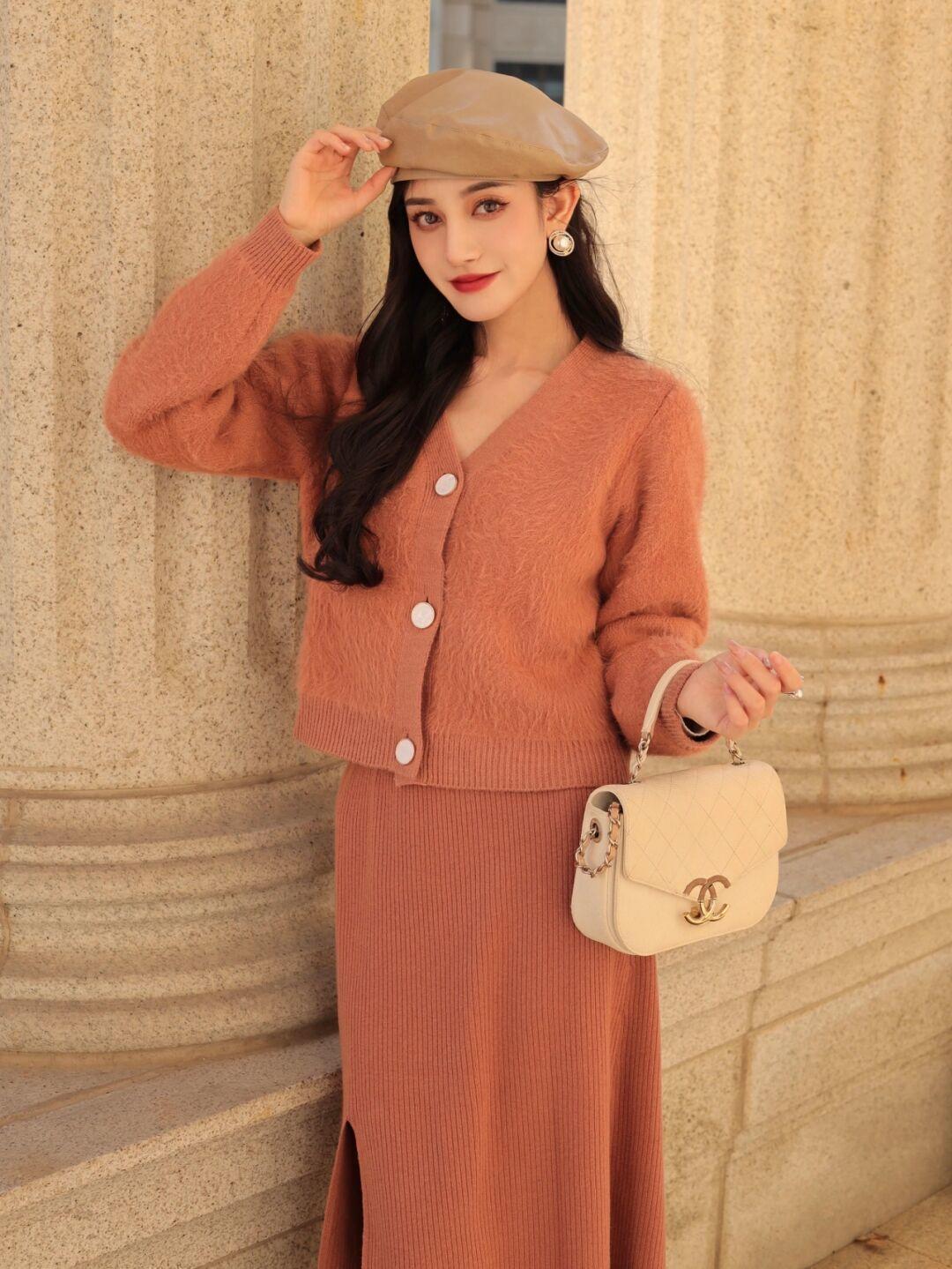 半身裙 冬天怎么把“毛衣”穿出高级感?看看这些搭配,普通人也能驾驭