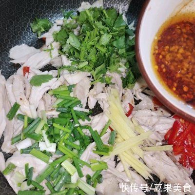麻辣手撕鸡|有了麻辣手撕鸡（超级下饭），老公每天多吃一碗饭