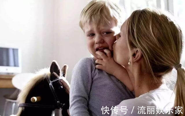 磨磨蹭蹭|“一催就慢,一点就炸”孩子“磨蹭”的根本原因,与家长有关