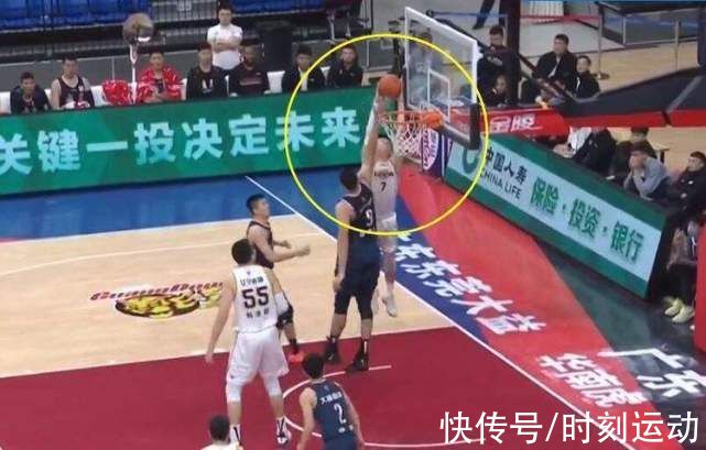 辽宁队|2022第1天，CCTV全国直播，辽篮张镇麟隔扣易建联，阿联摇头苦笑